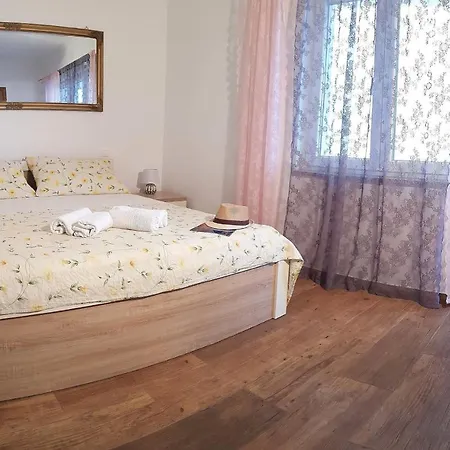 Apt Envia * Makarska